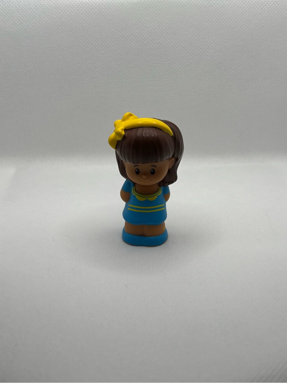 2/15$ 🦊 Fisher Price Little People Mia Girl Figure Blue Dress With Yellow Bow